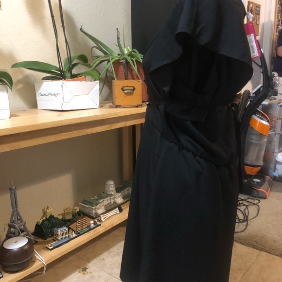 Black Dress NWT Very Flattering - Picture 7 of 8